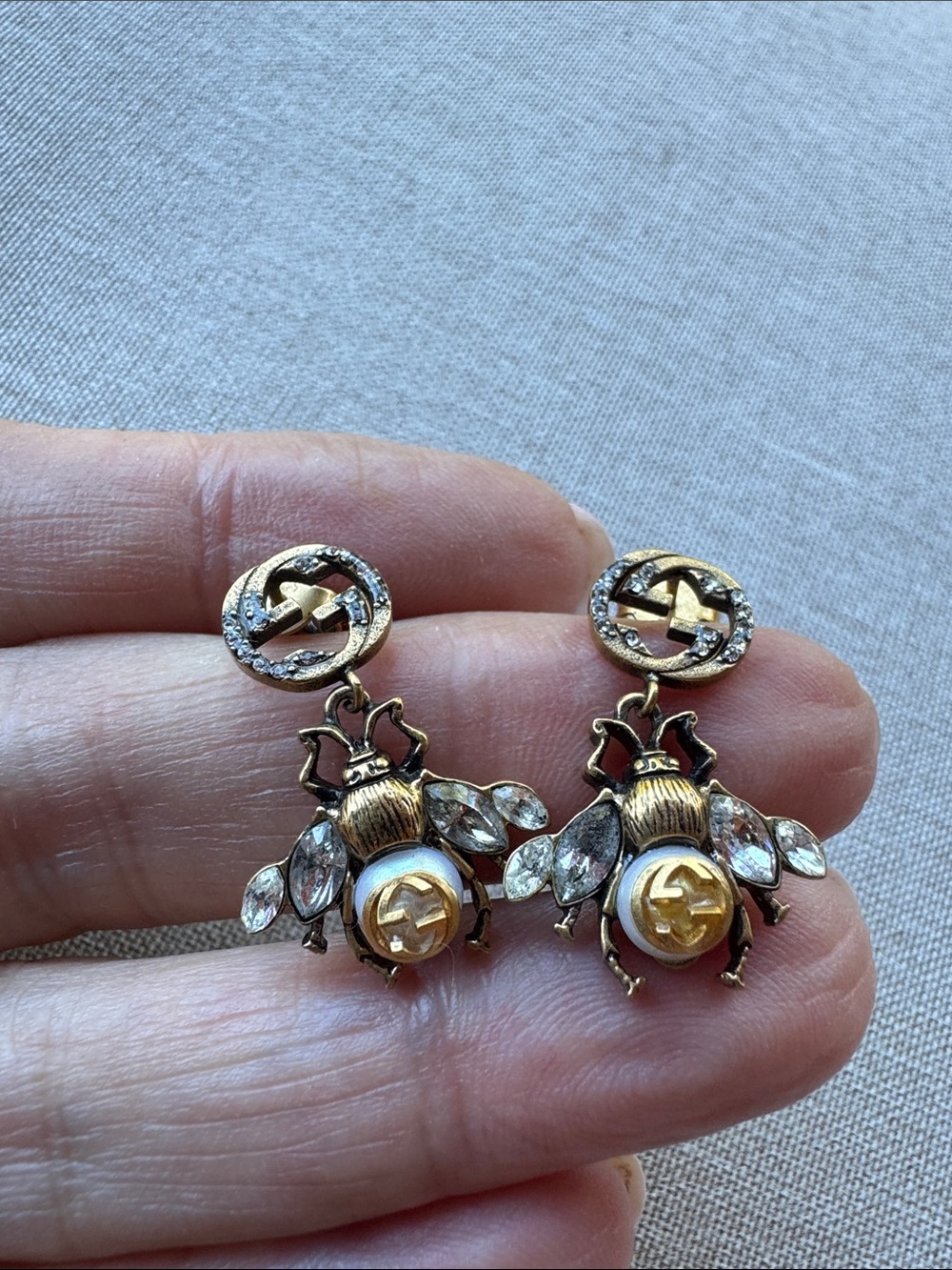 SOLD

Gucii Pierced Gold and Clear Crystal Bee With Pearls Drop Earrings